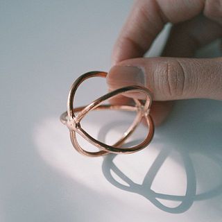 すべて職人によるハンドメイド。使うほどに増していく銅の風合いも楽しめます。