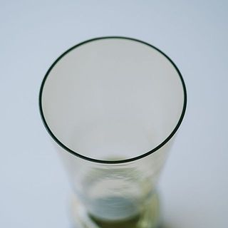 薄過ぎず、ほどよい厚みのあるガラス。