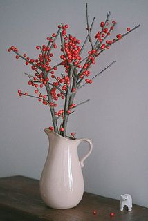 どっしり重みがあるので、枝も飾れます。