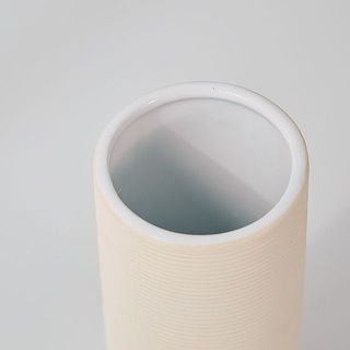 内側には釉薬がかかっているのでつるんとして洗いやすいです。