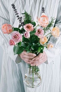 旬のハーブとバラを贅沢にお届けします🌱