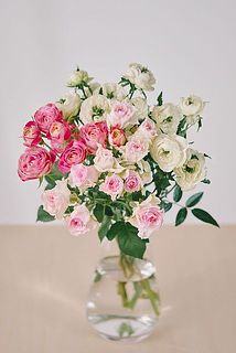 花器に飾った時のボリューム感はこんな感じです。