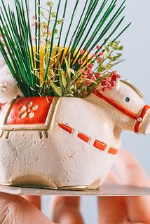 茶色い風合いは、温もりのある元々のデザインです。汚れではありませんのでご安心ください。
