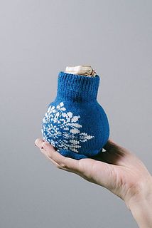 靴下とお花の色はおまかせとなります。